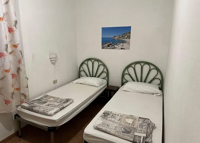 Trilocale Dolores * Pila (Livorno)